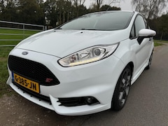 Ford Fiesta - 1.6 ST2 182PK, dealer onderhouden