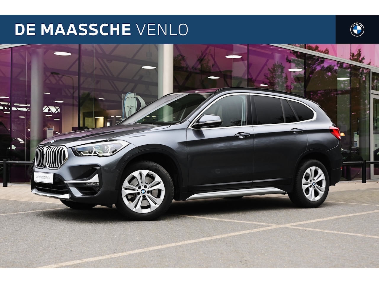 BMW X1 - sDrive20i High Executive xLine Automaat / Sportstoelen / LED / Head-Up / Park Assistant / - AutoWereld.nl