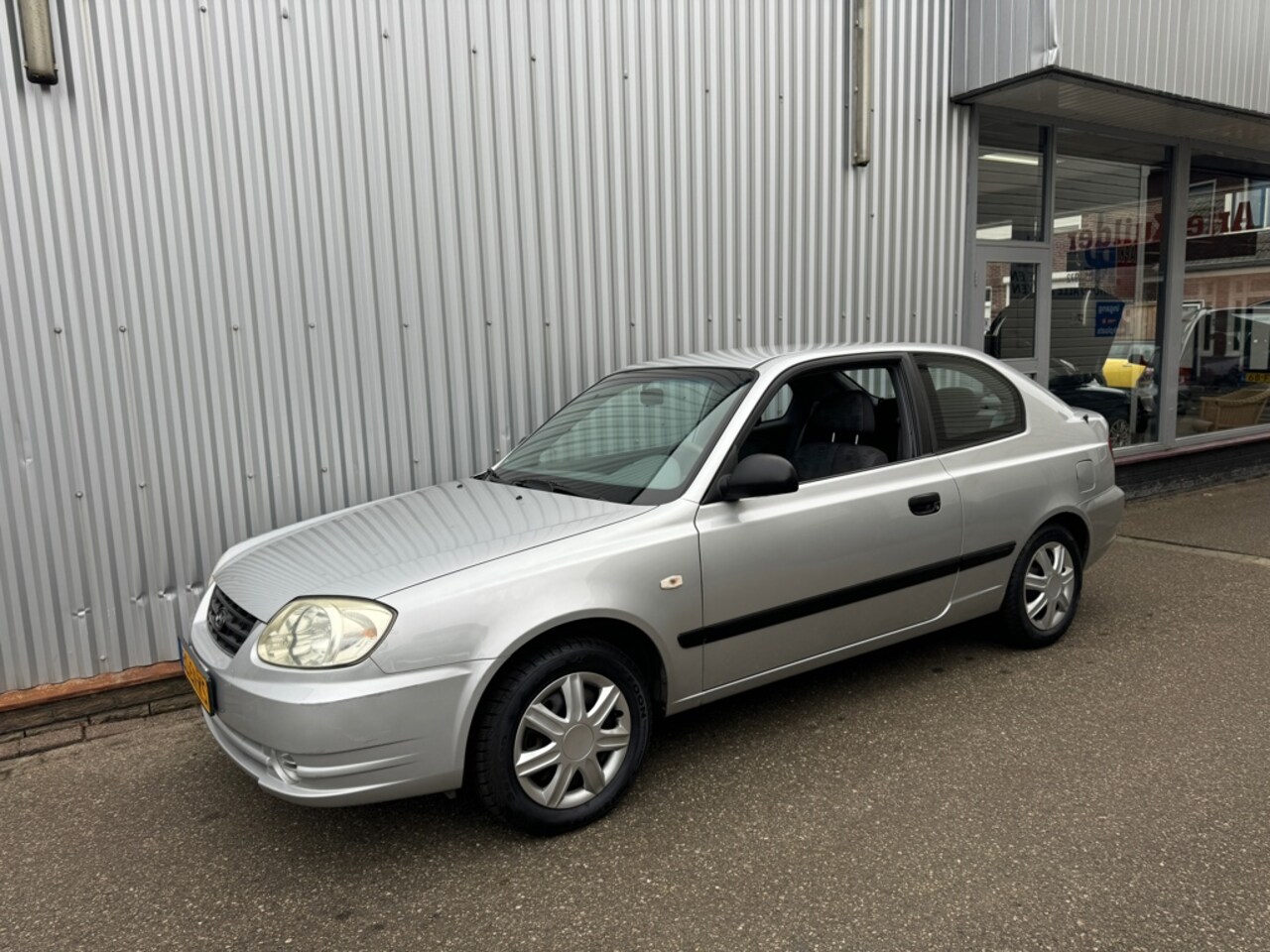 Hyundai Accent - 1.3i Active Young 1.3i Active Young - AutoWereld.nl