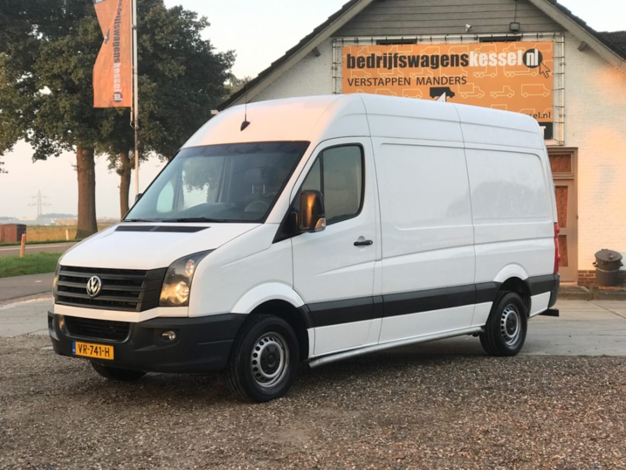 Volkswagen Crafter - 2.0 TDI 100 kW Euro 5 L2H2 Trekh. 2.8 t - AutoWereld.nl