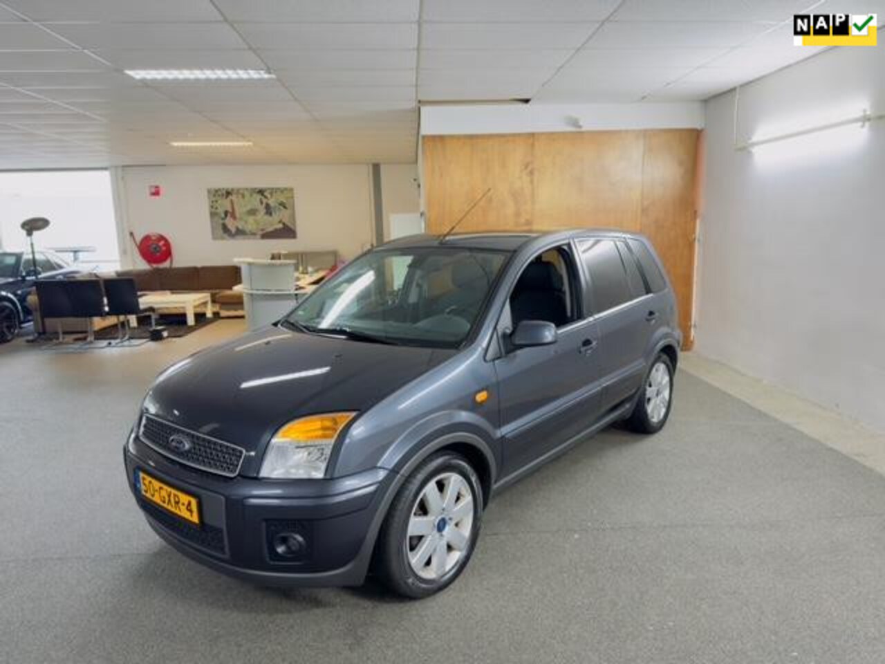 Ford Fusion - 1.6-16V Futura Apk Nieuw,Airco,E-Ramen,Lm velgen,N.A.P,Trekhaak,2 sleutels,Topstaat!! - AutoWereld.nl