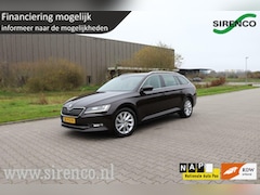 Skoda Superb Combi - 1.5 TSI ACT Style Business trekhaak camera climate&cruise control stoelverwarming carplay