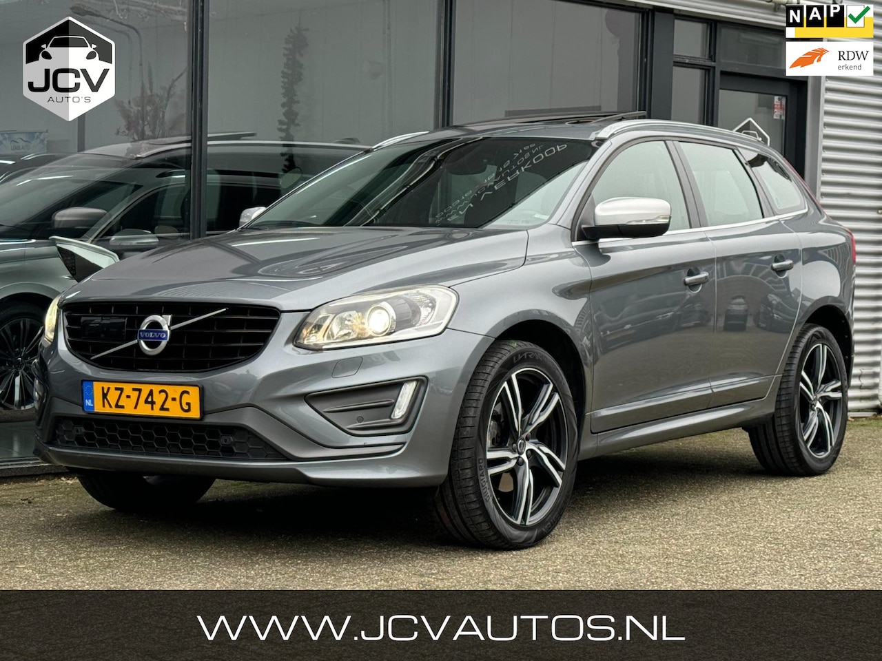 Volvo XC60 - 2.0 T5 FWD R-Design PANO/LEER/MEMORY/CAM/NAP - AutoWereld.nl