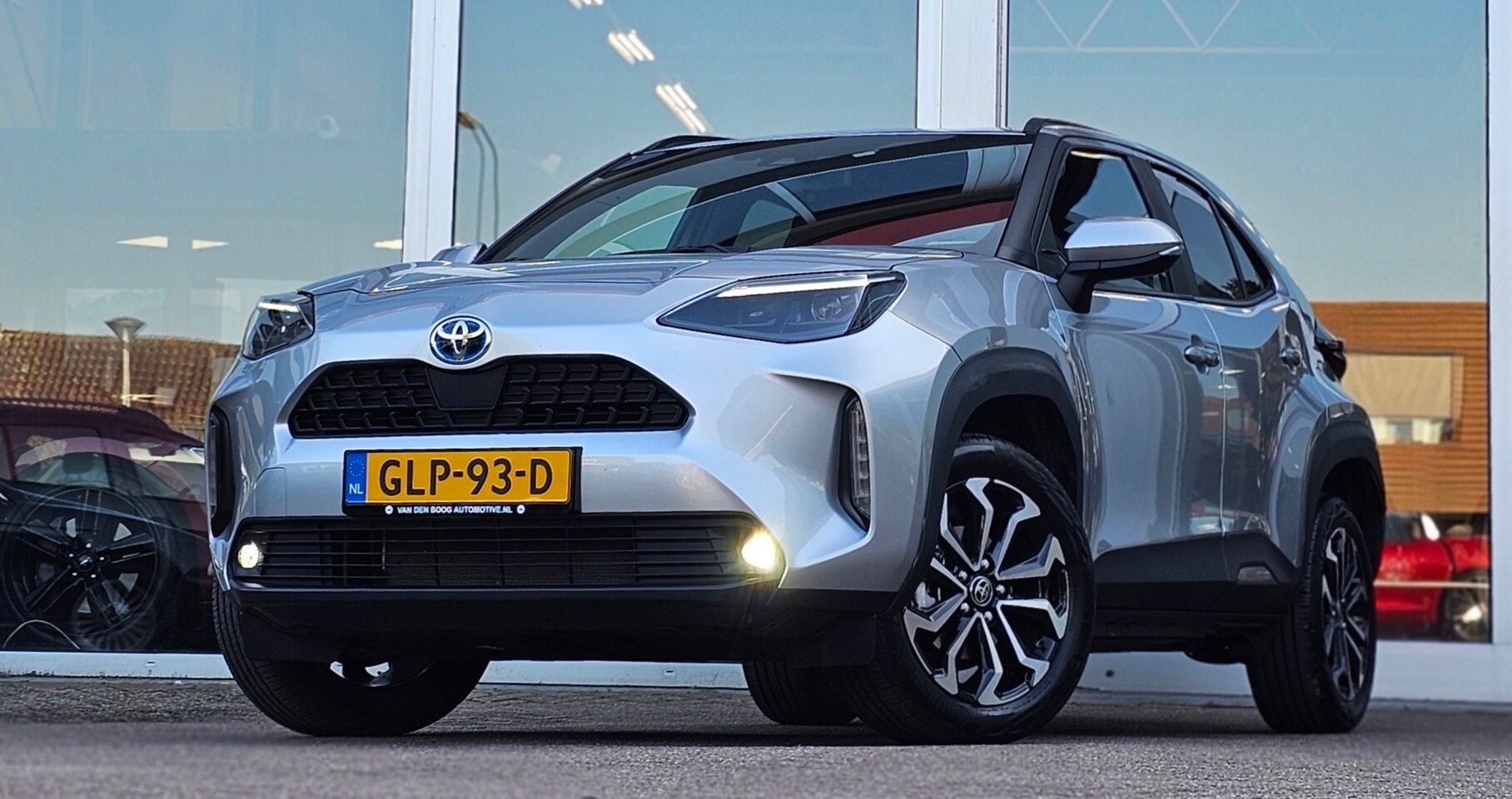 Toyota Yaris Cross - 1.5 Hybrid Dynamic Full LED Carplay Camera Clima Mooi! - AutoWereld.nl