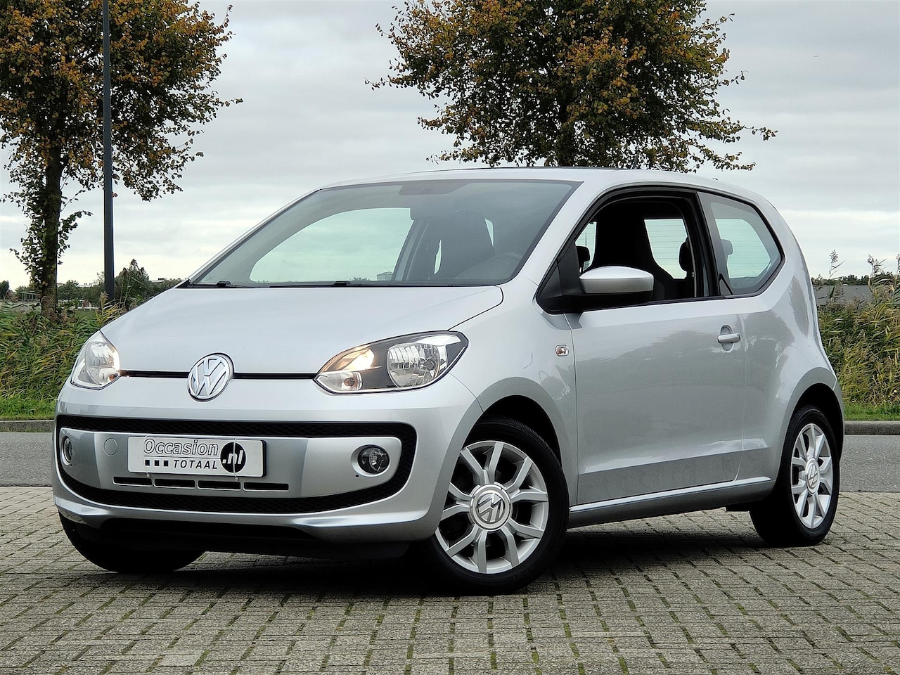 Volkswagen Up! - 1.0 High Up! | Airco | Stoelverwarming - AutoWereld.nl