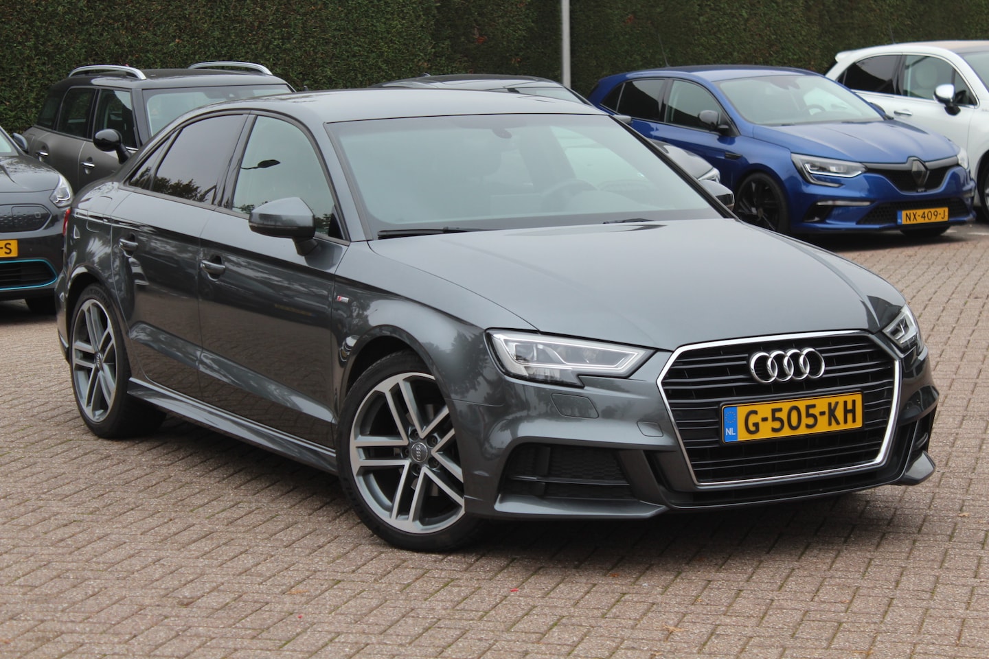 Audi A3 Limousine - 35 TFSI CoD Advance Sport 3x S-line / Virtual Cockpit / Navigatie / Parkeerhulp Achter / 1 - AutoWereld.nl