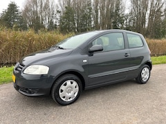 Volkswagen Fox - 1.2 40KW Trendline | Centrale deurvergr. met ab | All season banden | NIeuwe apk | NAP | R