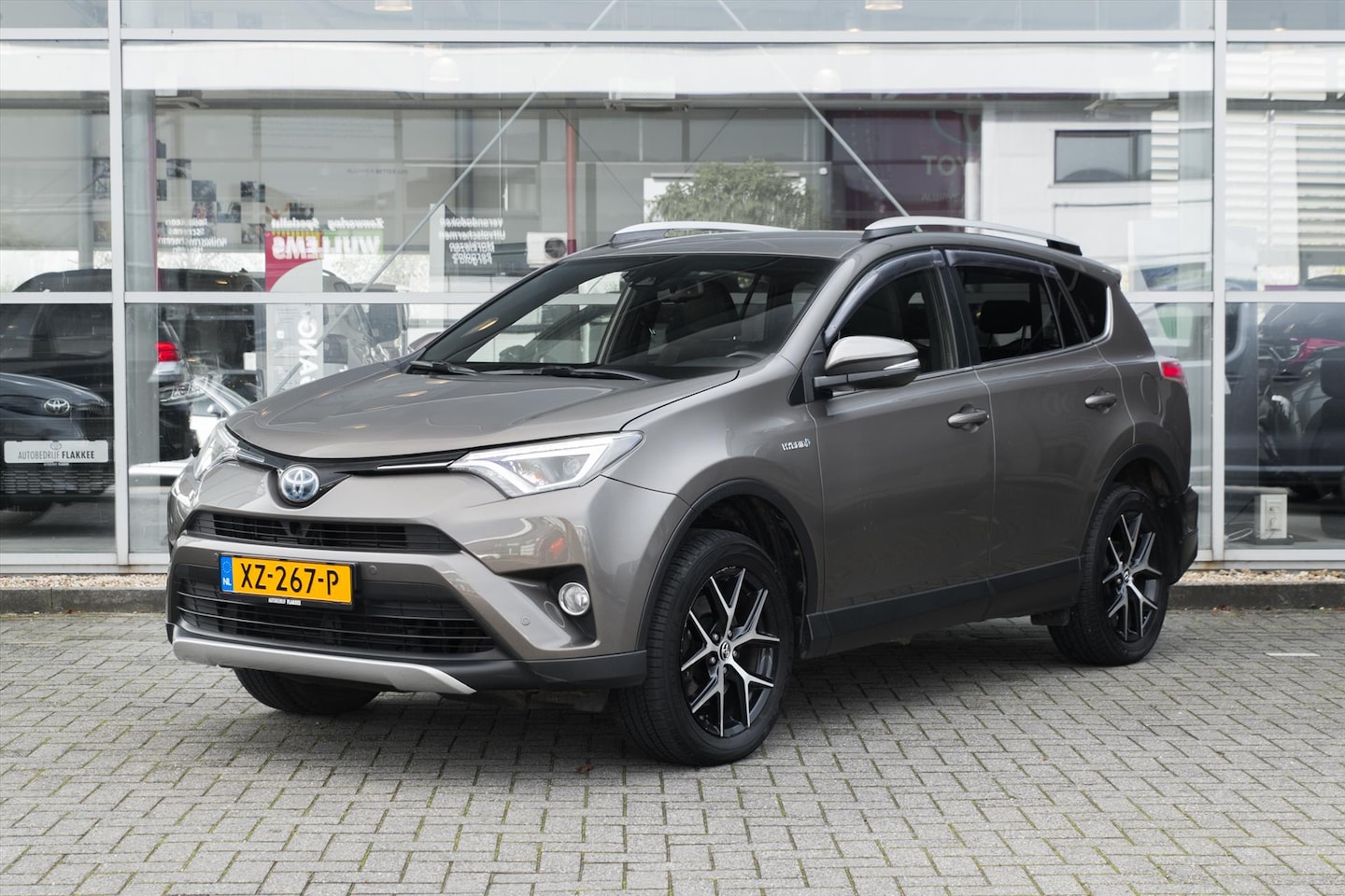 Toyota RAV4 - 2.5 Hybrid 197pk 2WD Aut Dynamic Plus - AutoWereld.nl