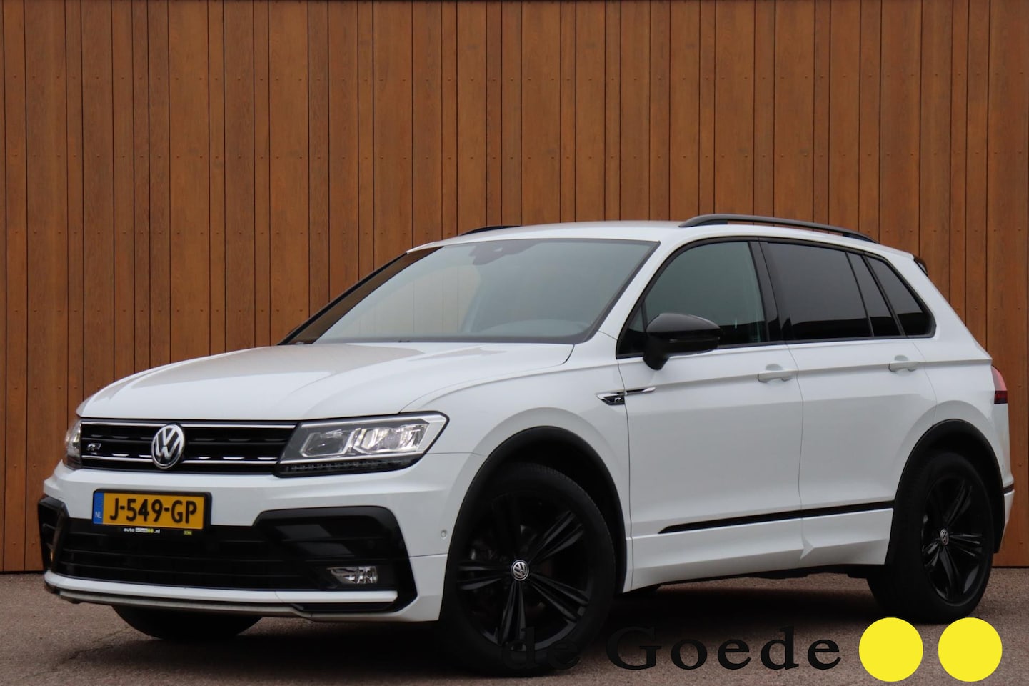 Volkswagen Tiguan - 1.5 TSI ACT Highline Business R-line org. NL-auto leer+el+mem+vw el.trekhaak - AutoWereld.nl