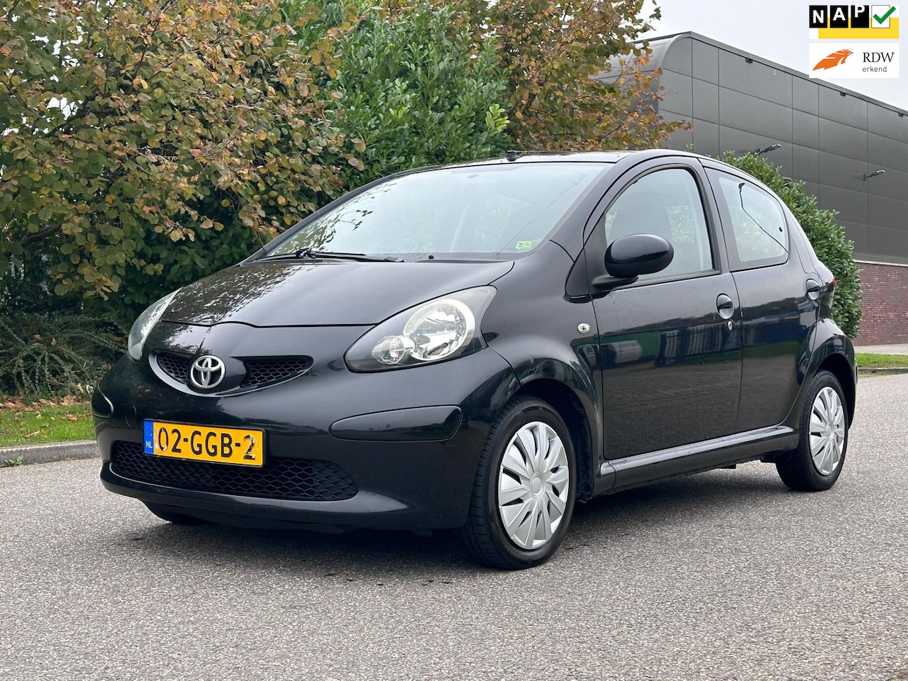 Toyota Aygo - 1.0-12V + Automaat*5DR*Airco*29-09-2025 APK*NAP*2e eigenaar* - AutoWereld.nl