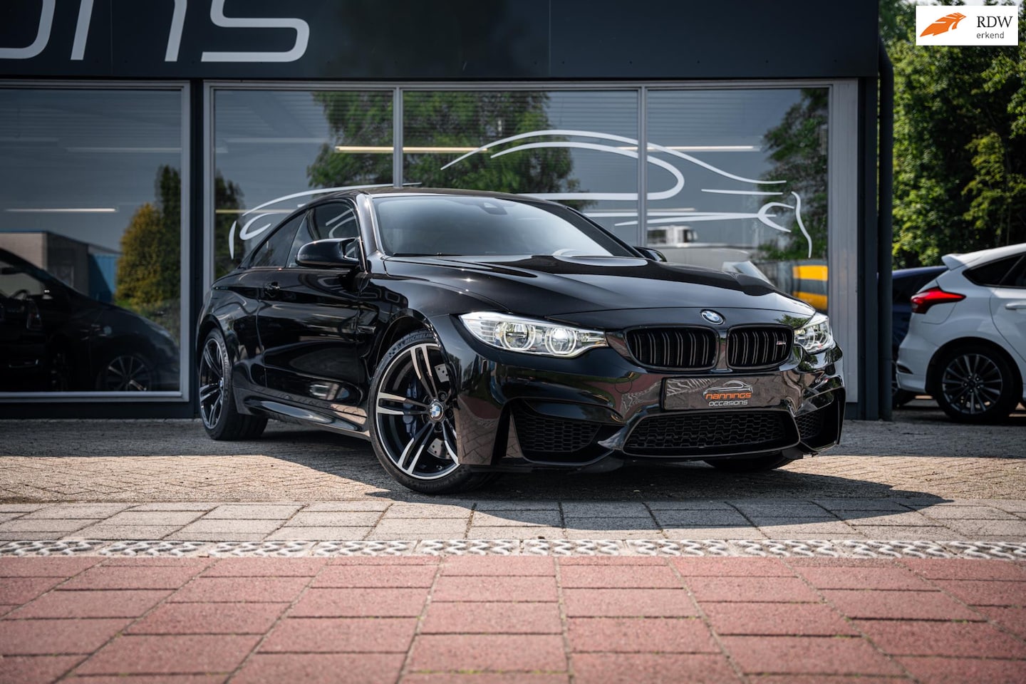 BMW 4-serie Coupé - M4|DCT|Carbon|Dealer OH|Kuipstoelen|F1|Cruise|19''|431PK|Klasse 3 - AutoWereld.nl