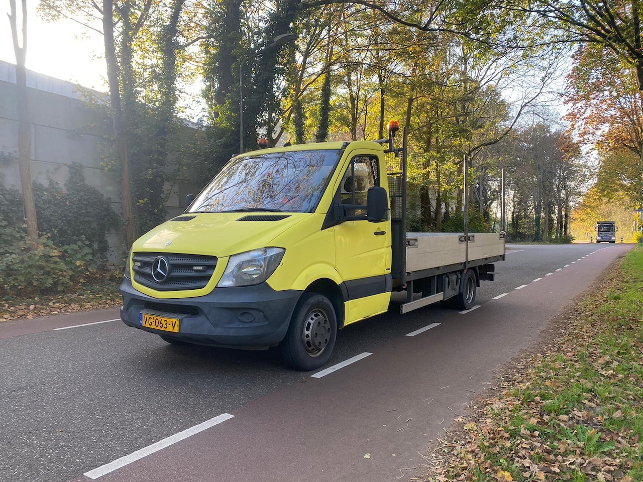 Mercedes-Benz Sprinter - 516 2.2 BlueTEC 432 DC AUTOMAAT PICK UP LANG BAK EURO 6 GEEL 2014 - AutoWereld.nl