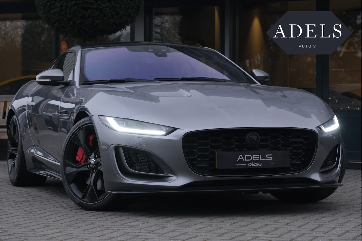 Jaguar F-type - P300 RWD R-Dynamic Black Pack Panodak Meridian Camera Carplay - AutoWereld.nl