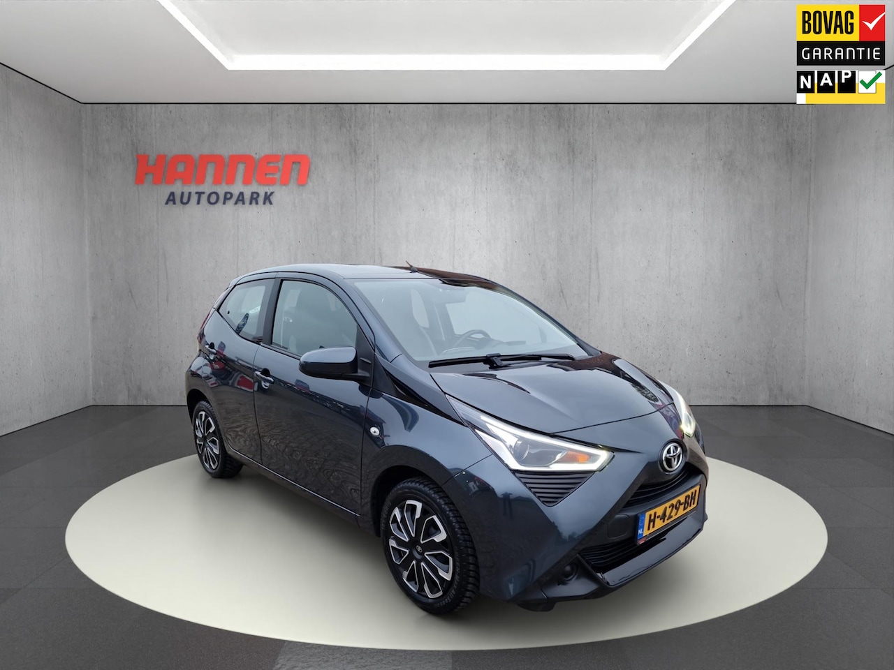 Toyota Aygo - 1.0 VVT-i x-play 1.0 VVT-i x-play - AutoWereld.nl