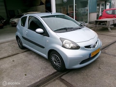 Toyota Aygo - 1.0-12V +