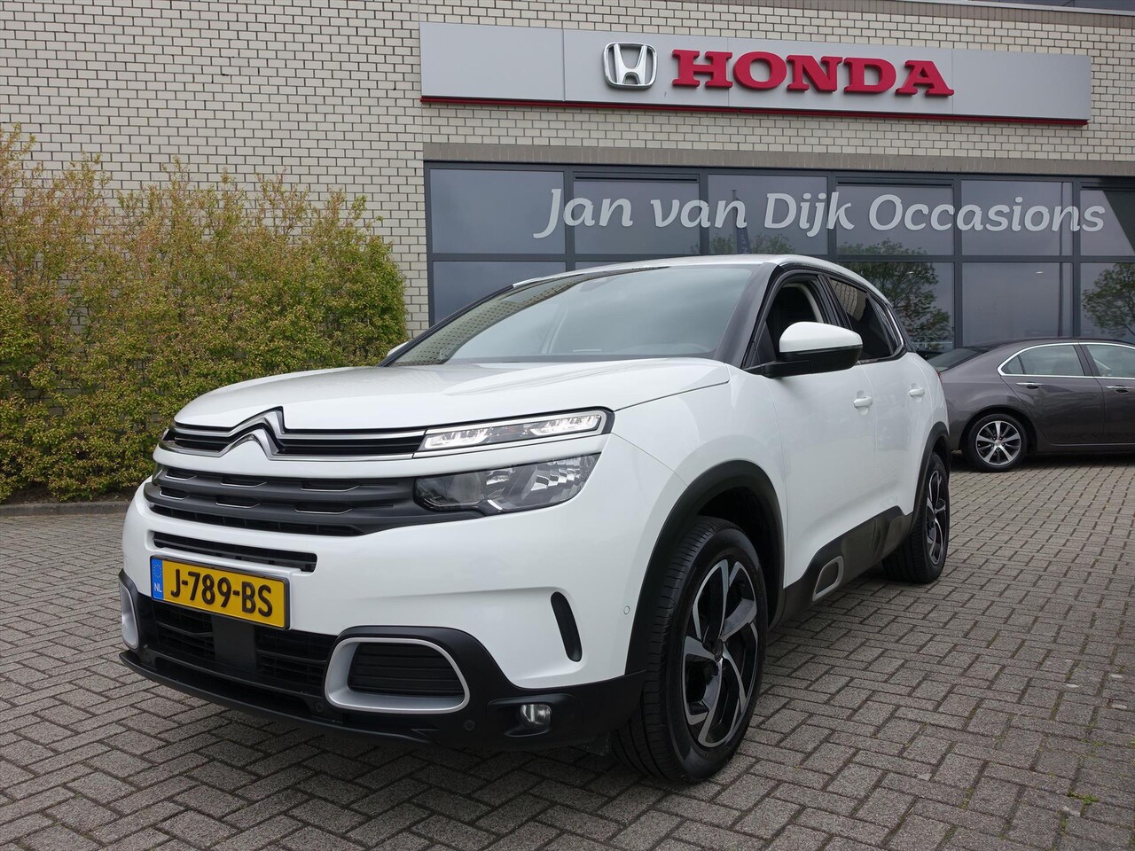 Citroën C5 Aircross - 1.2 PureTech 130 Feel AUTOMAAT + AFNEEMBARE TREKHAAK - AutoWereld.nl