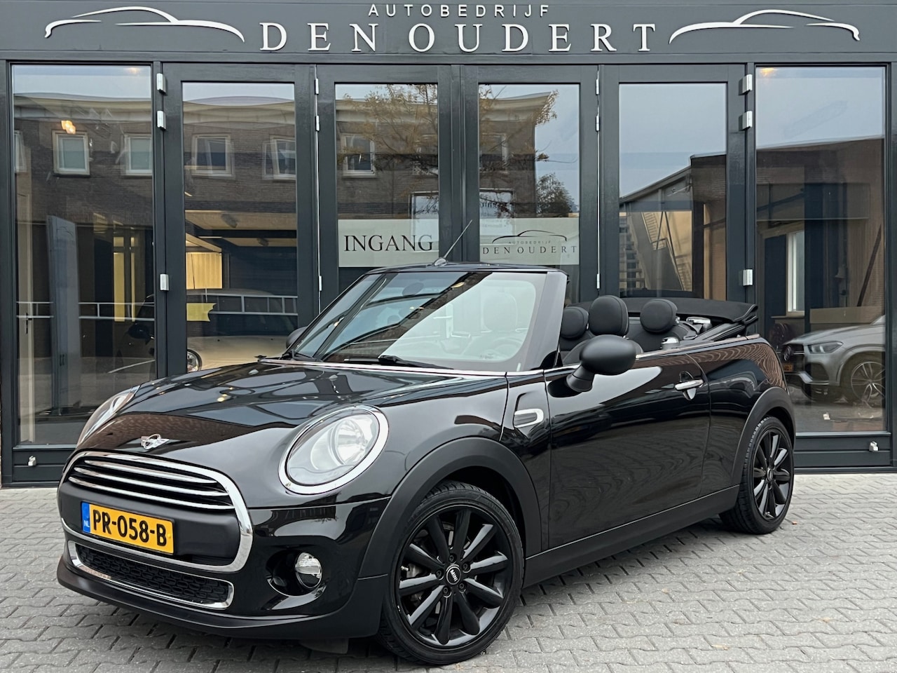 MINI Cabrio - Mini 1.2 One Salt AIRCO / PDC / 17INCH / 45DKM!! - AutoWereld.nl