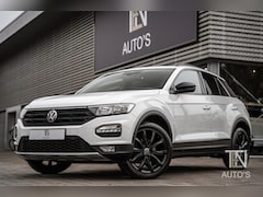 Volkswagen T-Roc - 1.5 TSI Sport Black Style Automaat | Camera | Digitaal Display | Panodak | Trekhaak | 18"