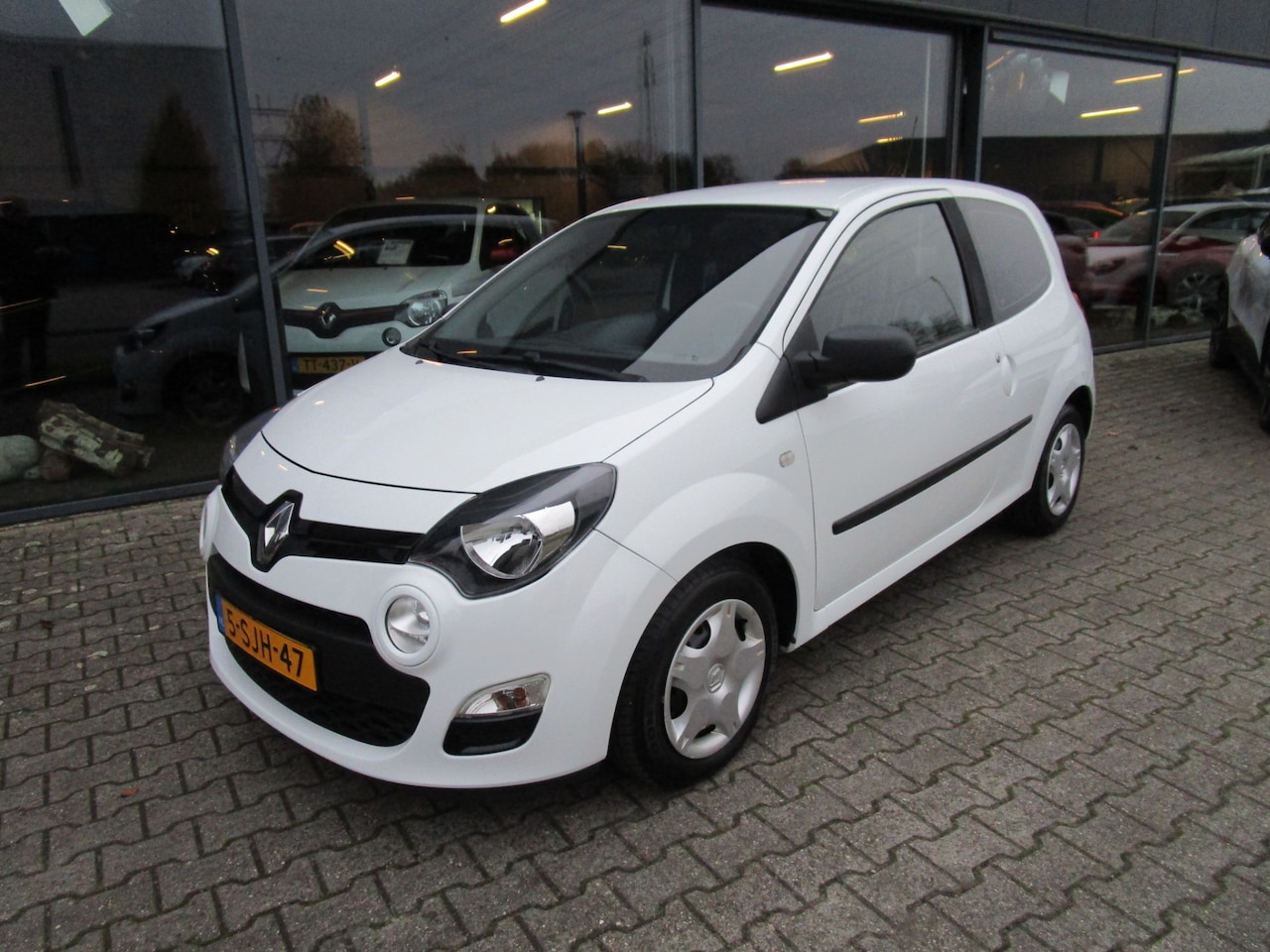 Renault Twingo - 1.2 16V Parisienne 1.2 16V Parisienne - AutoWereld.nl