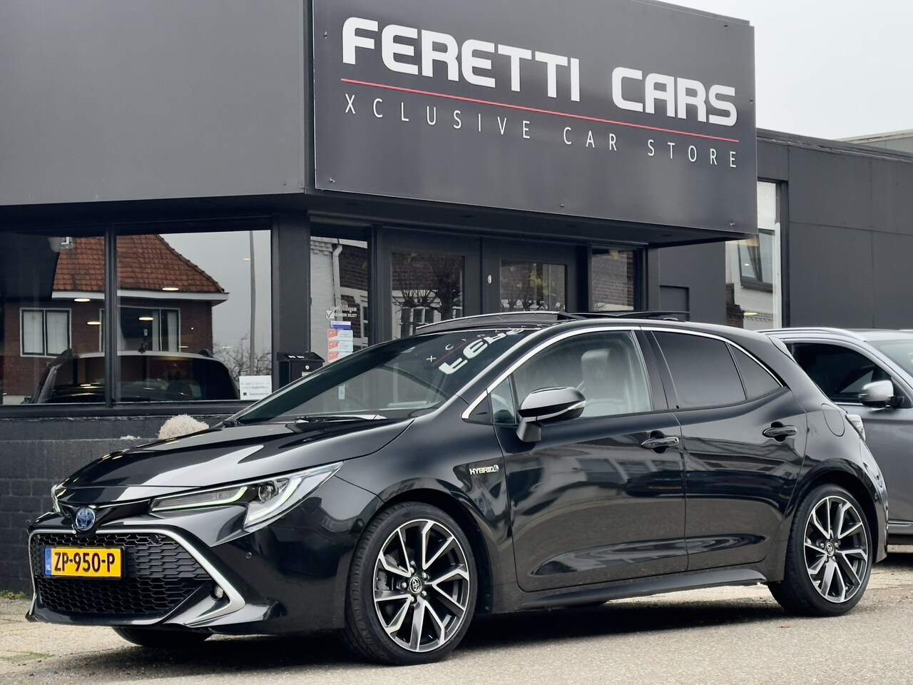 Toyota Corolla - 1.8 AUT HYBRID EXECUTIVE PANODAK LEDER NAVI CAMERA HEADUPP LED 19 INCH-LMV PDC - AutoWereld.nl