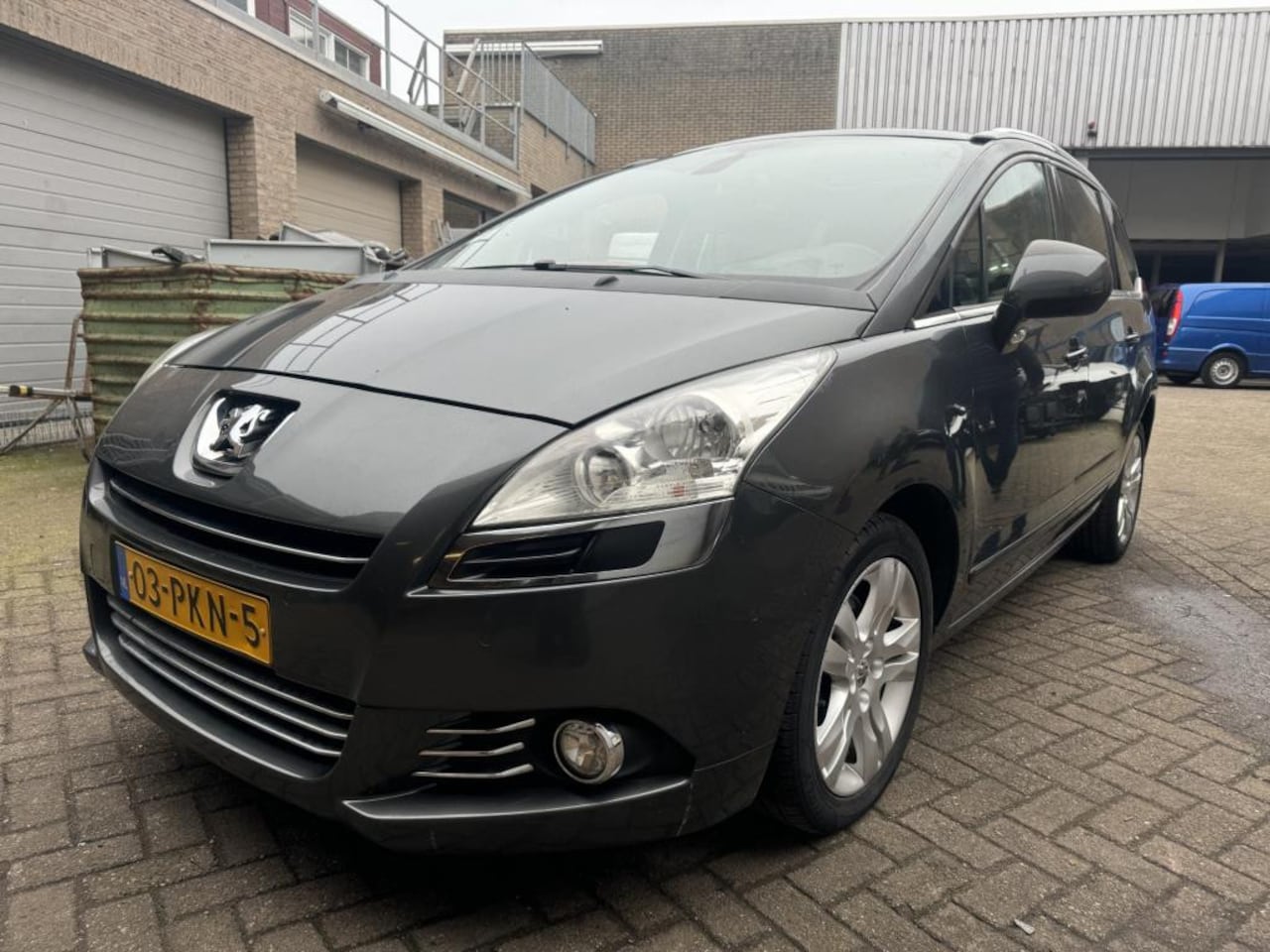 Peugeot 5008 - 1.6 THP Blue Lease Executive 7p. koel probleem - AutoWereld.nl