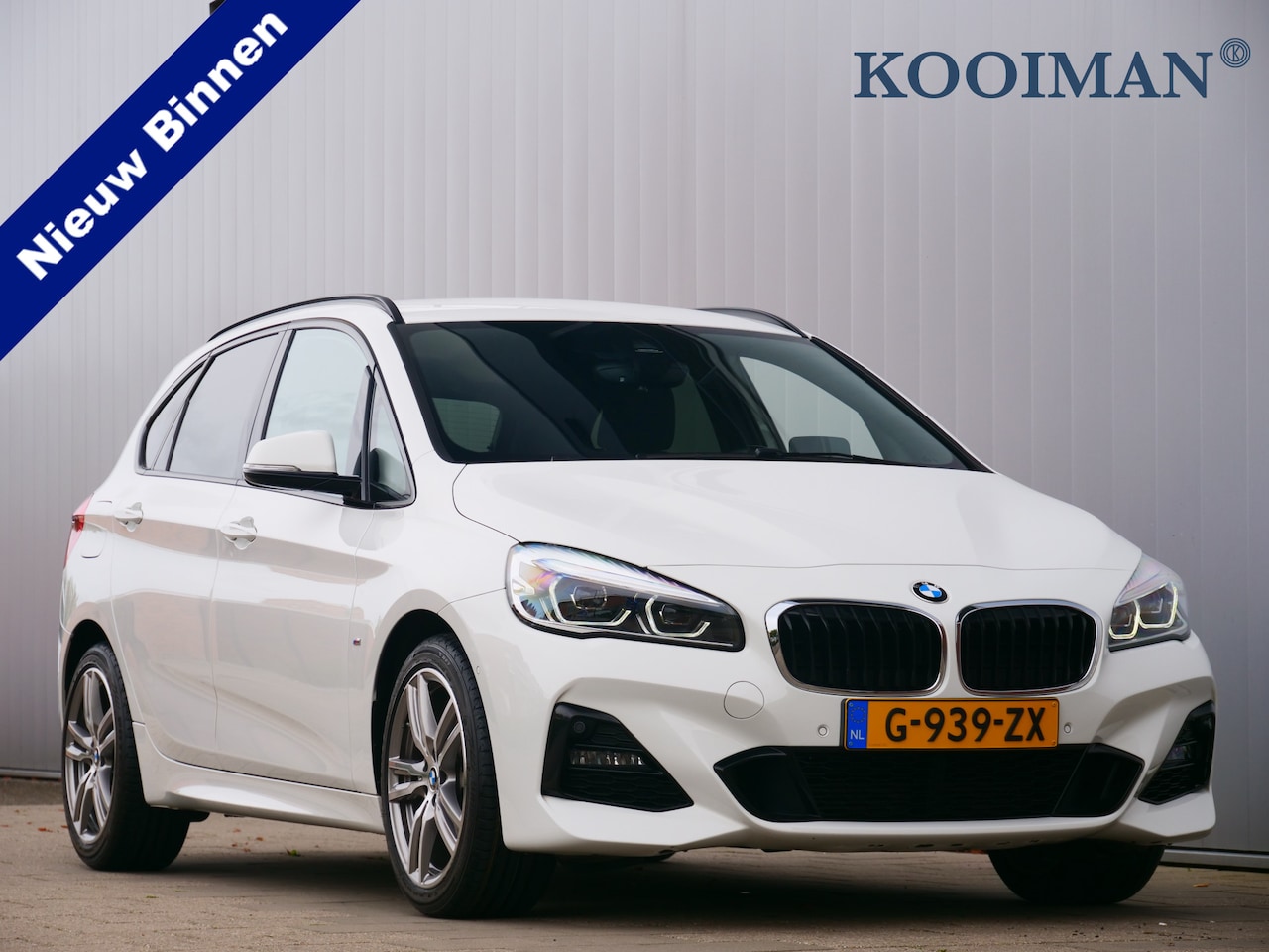 BMW 2-serie Active Tourer - 220i 192pk Executive Edition M-pakket Automaat Headup display / 18 Inch / M-Pakket / Trekh - AutoWereld.nl