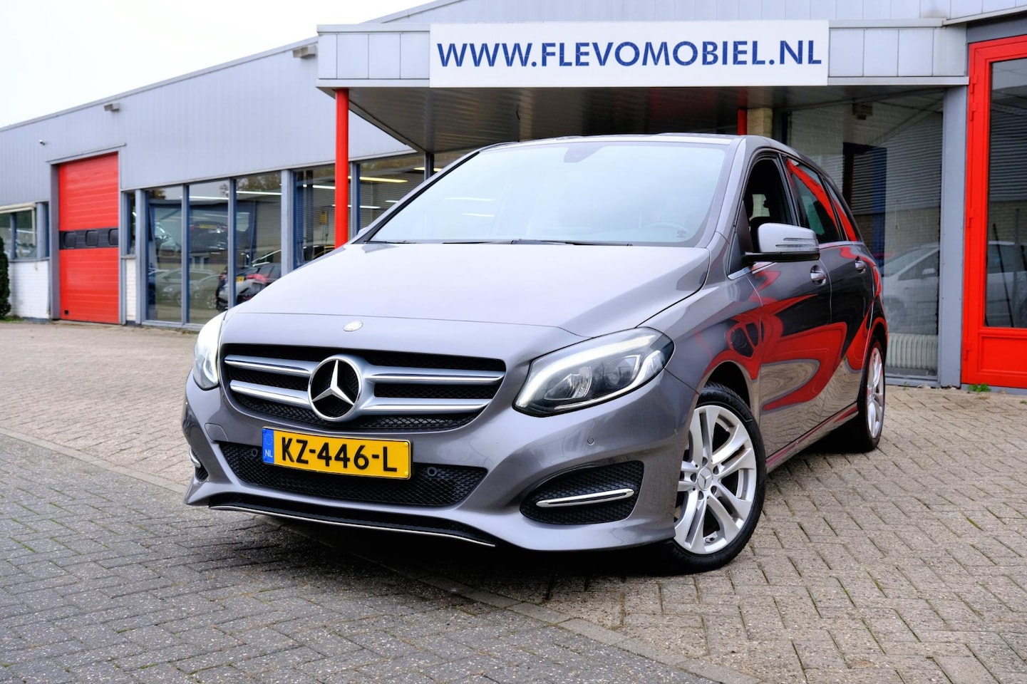 Mercedes-Benz B-klasse - 180 Ambition LED|Navi|Half Leder|LMV|ParkAssist - AutoWereld.nl