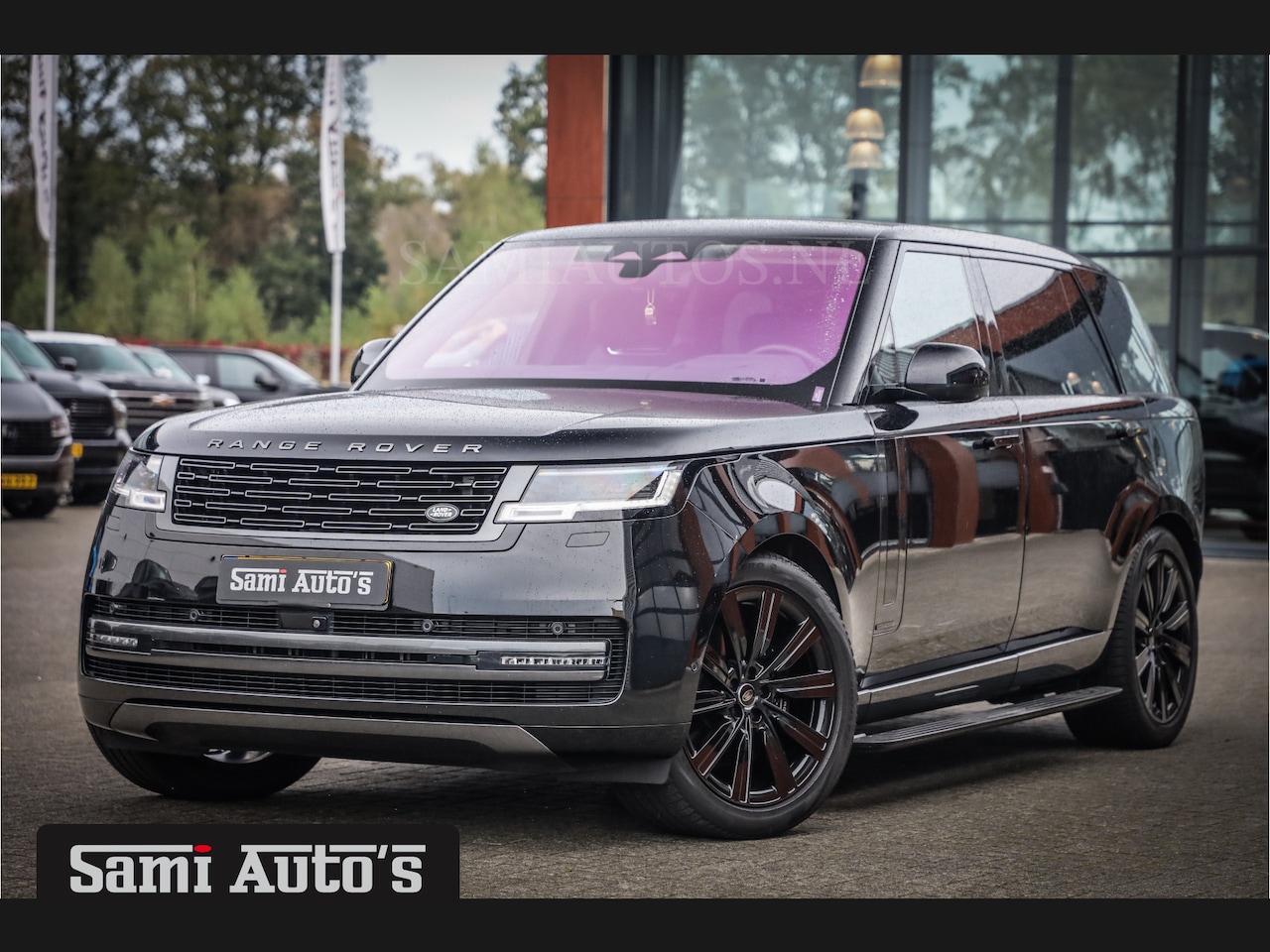 Land Rover Range Rover - VOGUE | AUTOBIOGRAPHY | LWB | 7 PERSOONS | D350 MHEV | BLACK ON BLACK | SOFTCLOSE | HUD | - AutoWereld.nl