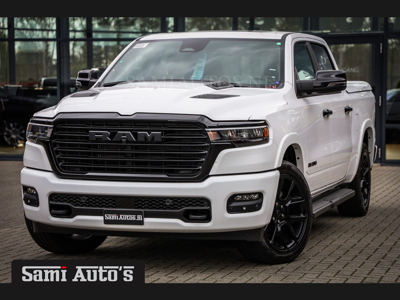 Dodge Ram Pick Up - 2025 LARAMIE NIGHT | 14,4 SCHERM + 10.2 INCH PASSENGER SCREEN | HURRICAN 420PK 636 Nm TWIN - AutoWereld.nl