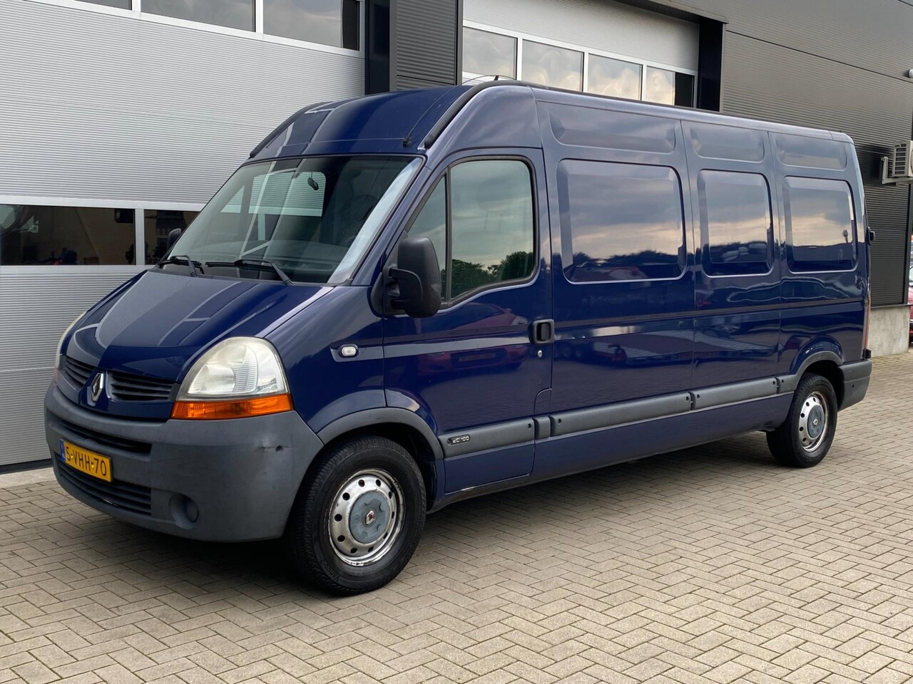 Renault Master - T35 2.5 dCi L3 H2 T35 2.5 dCi L3H2 Airco Navi - AutoWereld.nl