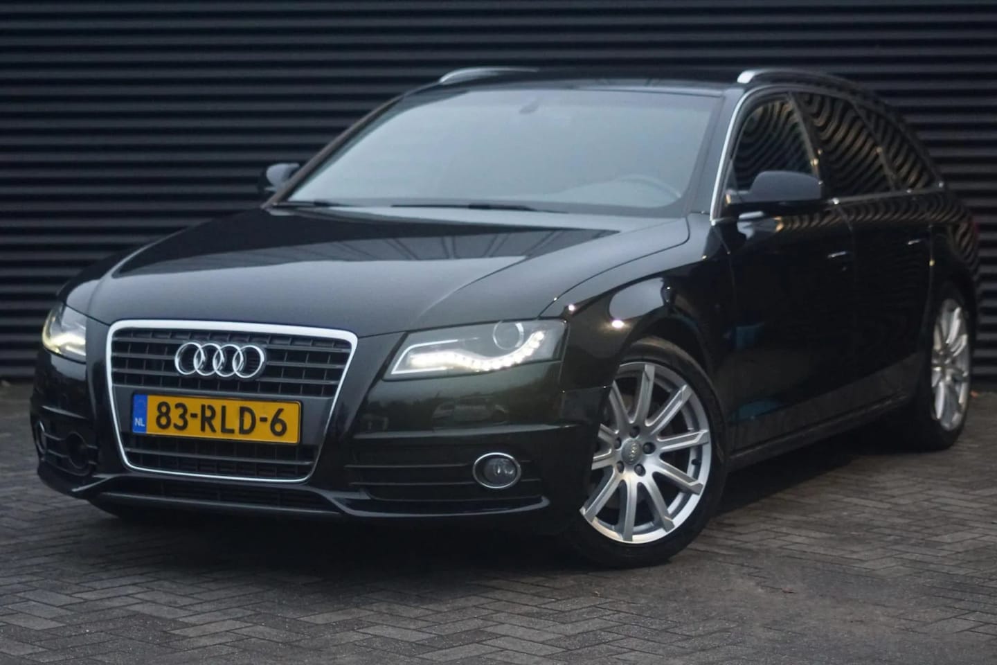 Audi A4 - 2.0 TFSI quattro PL S | 211 PK | B&O | Trekhaak | S-line | - AutoWereld.nl