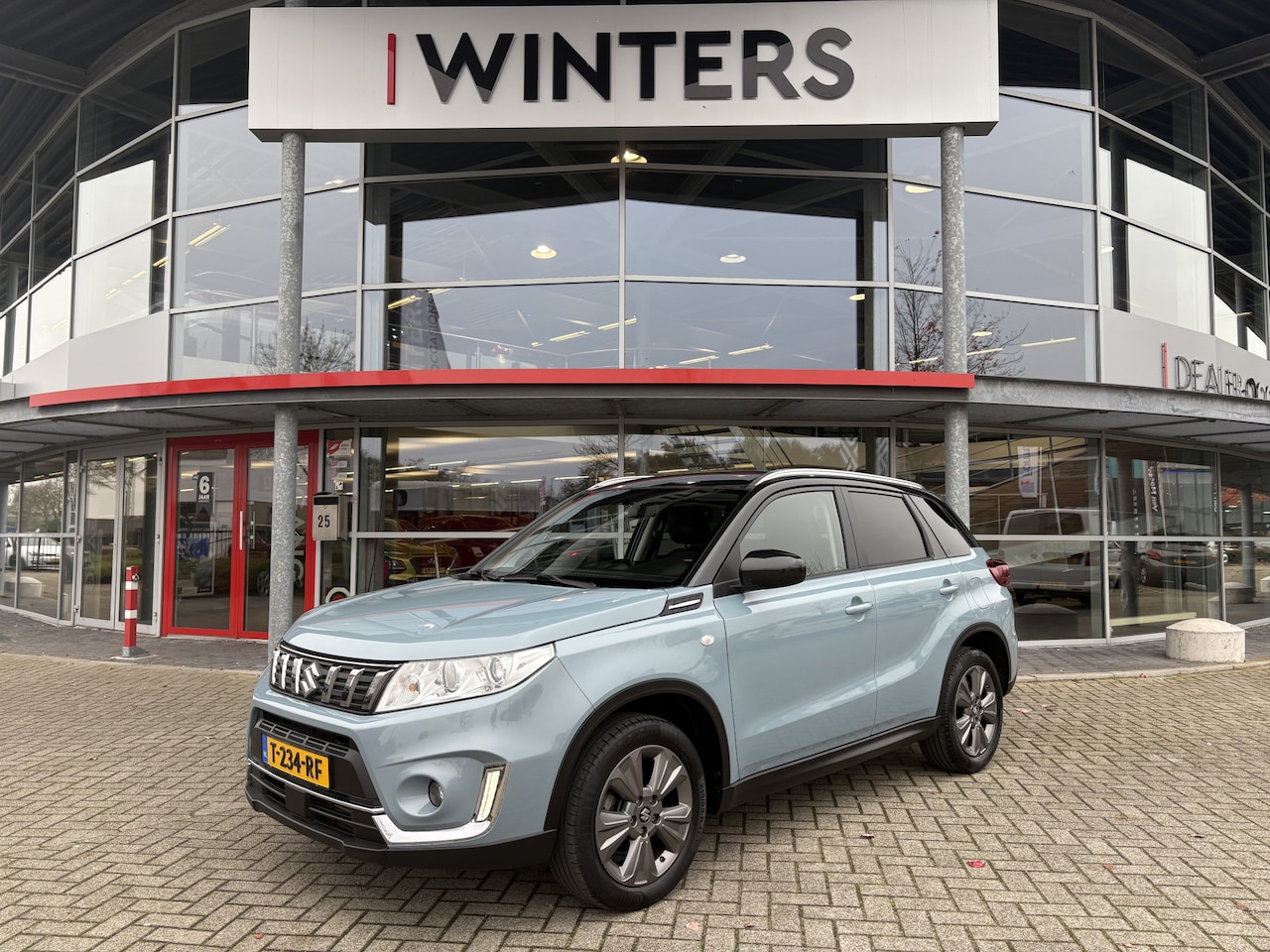 Suzuki Vitara - 1.0 Boosterjet Select Trekhaak Navi+BT+Cam Cr. Control 17" LMV - AutoWereld.nl