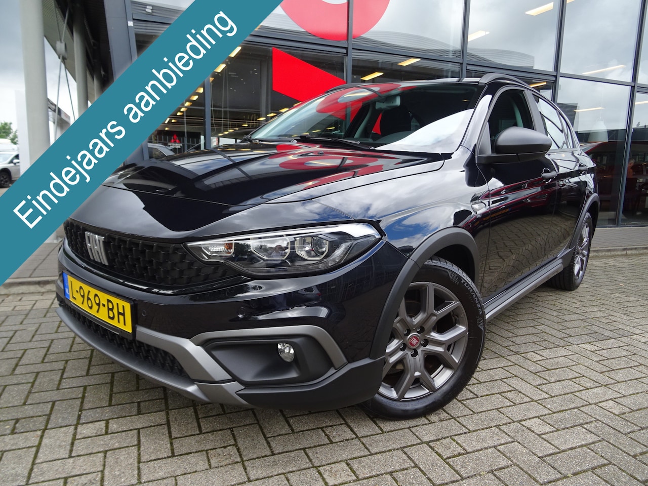 Fiat Tipo Cross - 1.0 City Cross 100PK  /  ACHTERUITRIJCAMERA  /  DAB  /  PARKEERSENSOREN VOOR EN ACHTER - AutoWereld.nl