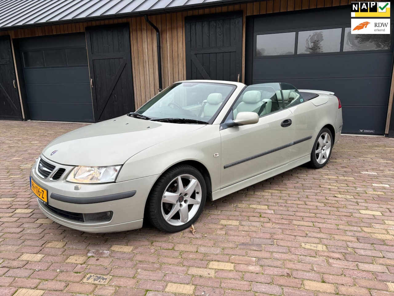 Saab 9-3 Cabrio - 2.0t Linear 2.0t Linear,AUTOMAAT, LEREN ZITTING MET MEMORY,LET OP RECHTS GESTUURD. - AutoWereld.nl