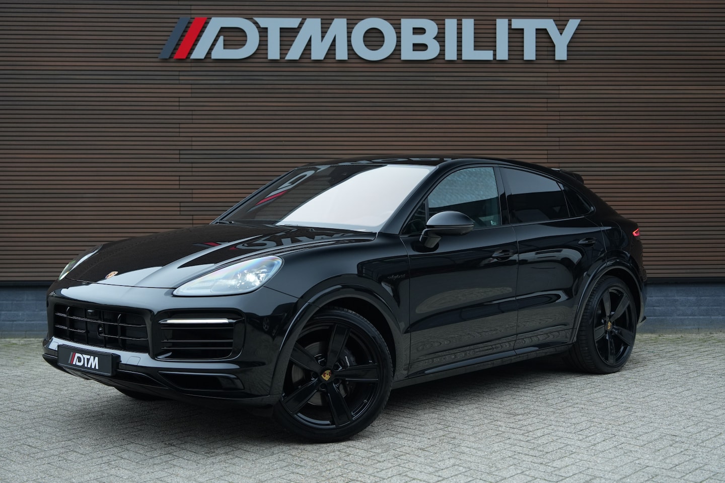 Porsche Cayenne Coupé - E-Hybrid Platinum Edition | Luchtvering | Sport Chrono | Sportstoelen | Memory - AutoWereld.nl