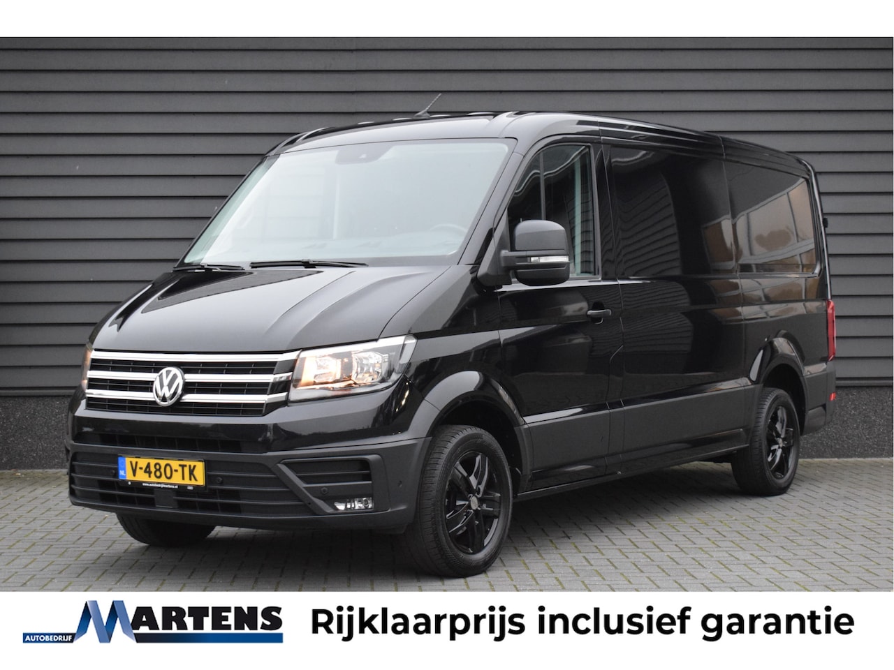 Volkswagen Crafter - 35 2.0 TDI 177pk DSG L3H2 DC Highline Trekhaak Camera Stoelverwarming Navigatie - AutoWereld.nl