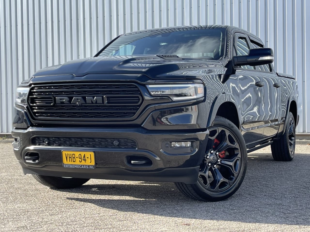 Dodge Ram Pick Up - 1500 4x4 Crew Cab Limited Night LPG - AutoWereld.nl