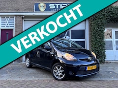 Toyota Aygo - 1.0 VVT-i AIRCO//ELEKTRISCHE RAMEN//NIEUW APK//3MAANDEN GARANTIE//