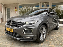 Volkswagen T-Roc - 1.5 TSI Sport Business R Line BTW verekenbaar Panoramadak/Navigatie/Start stop/Sport onder