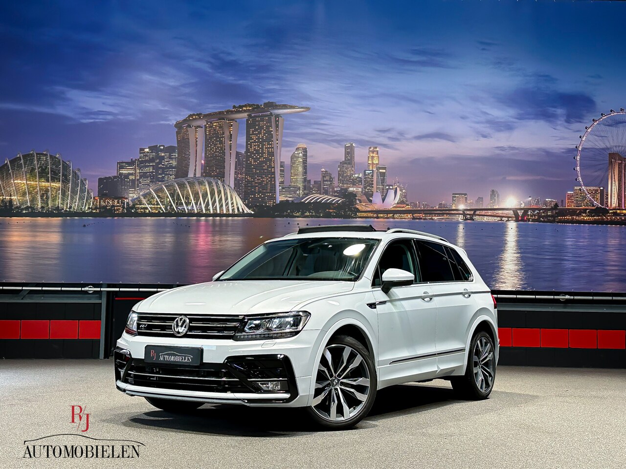 Volkswagen Tiguan - 2.0 TSI 4Motion 2x R-Line Dynaudio|Panorama| - AutoWereld.nl