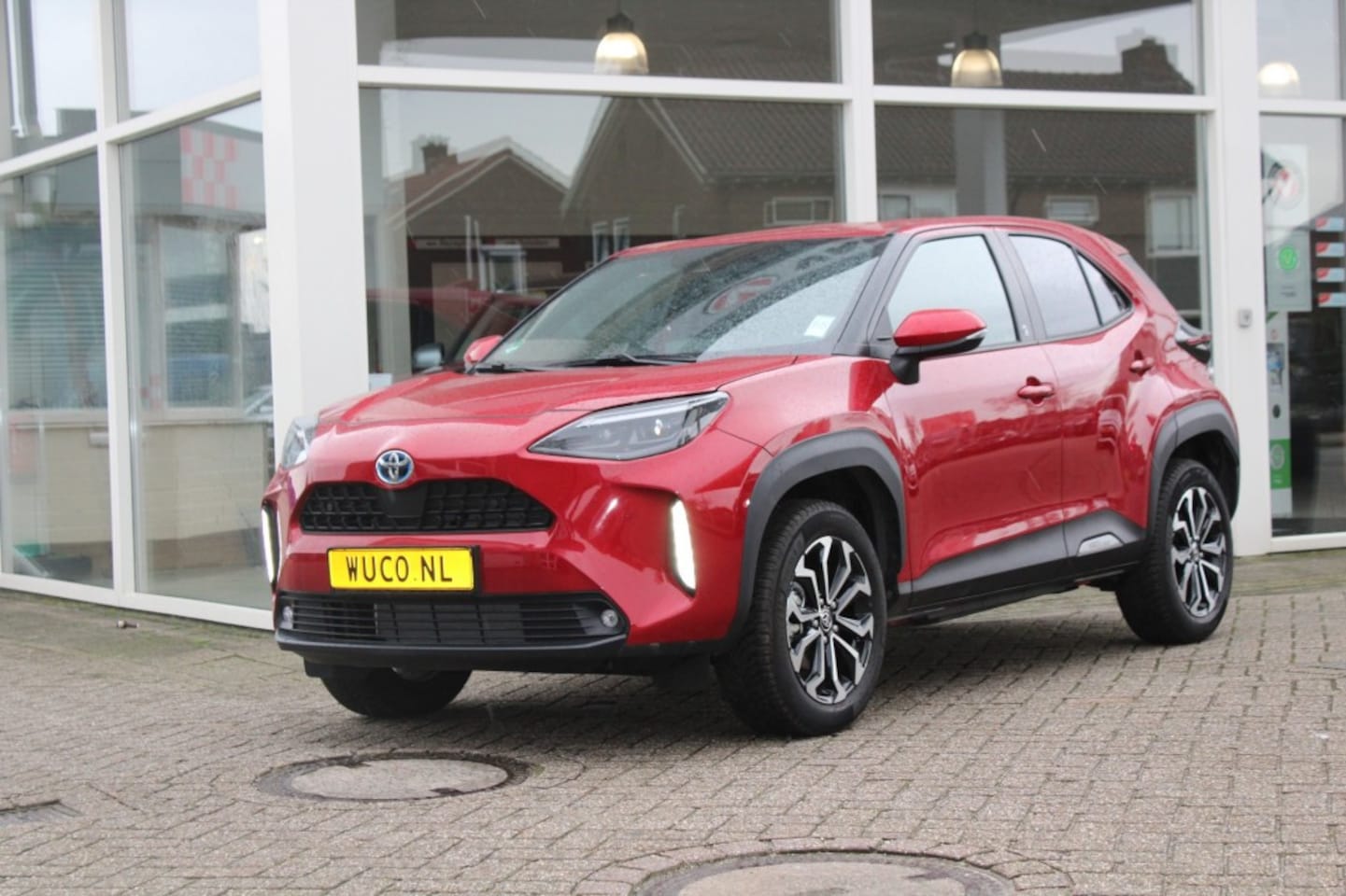 Toyota Yaris Cross - 1.5 Hybrid 116pk  Business Plus park assist voor en achter - AutoWereld.nl