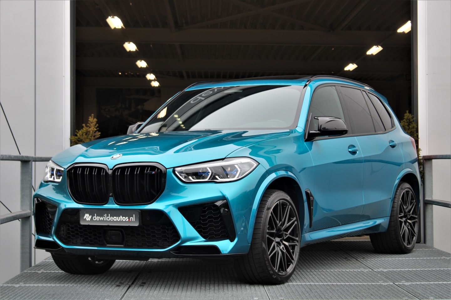 BMW X5 - M Competition 4.4 V8 625pk Pano Carbon Bowers&Wilkins TV SkyLounge Trekhaak Massage - AutoWereld.nl