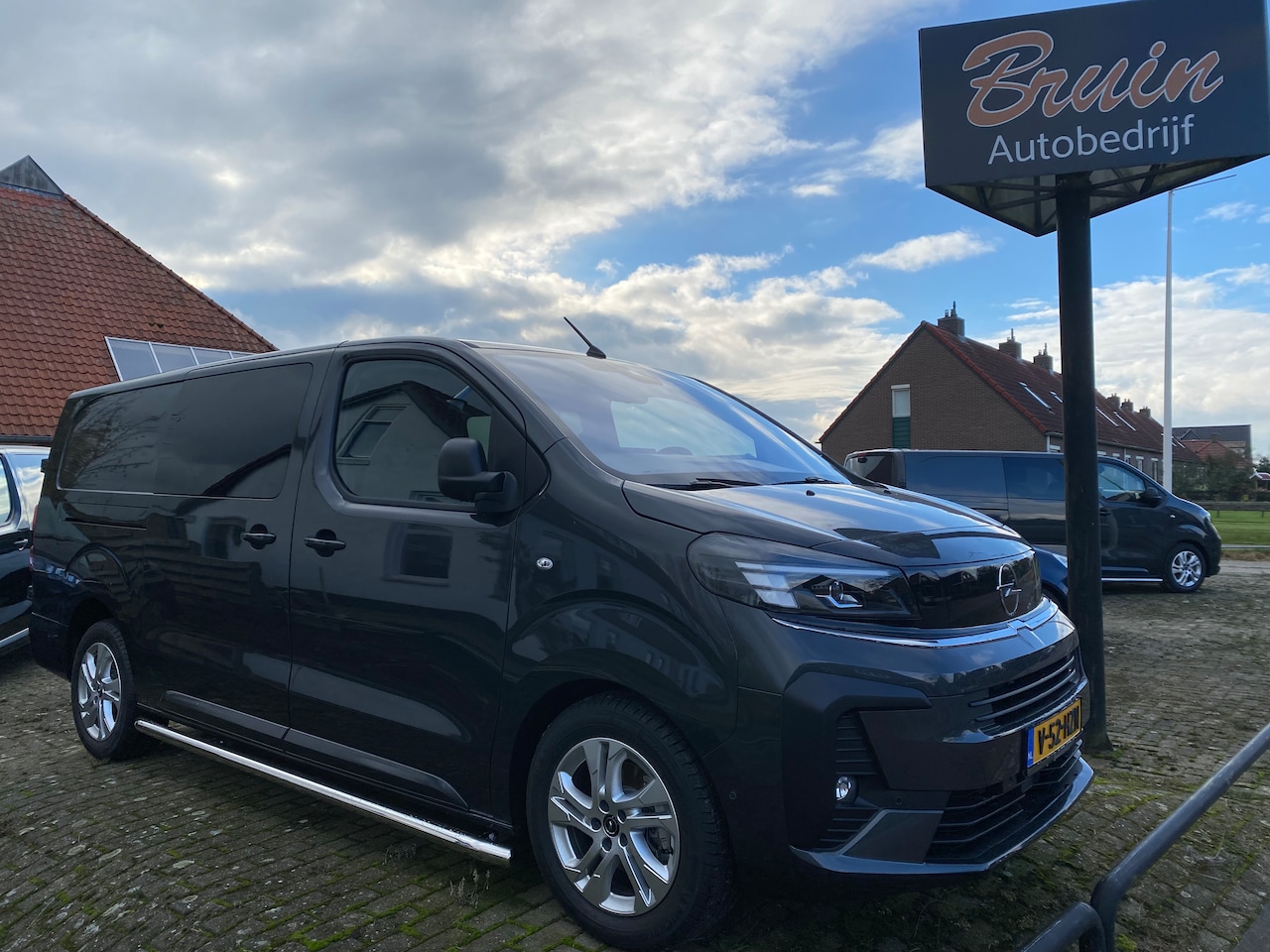 Opel Vivaro - 2.0 Diesel 180 S&S L3 DC Dubbele cabine - AutoWereld.nl