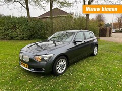 BMW 1-serie - 116I 5drs automaat - navigatie - ecc - cruise - zeer nette staat