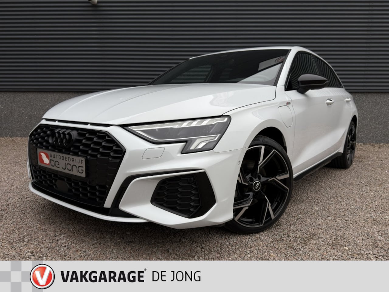 Audi A3 Sportback - 40 TFSIe 204PK 2x S-Line | Camera | ACC | Matrix LED | Black Opt - AutoWereld.nl