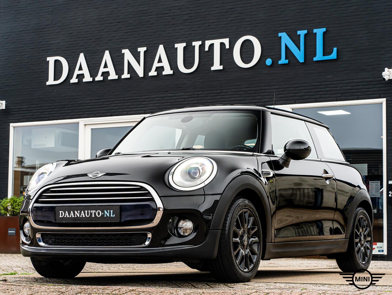 MINI Cooper - Mini 1.5 First Born Edition Keyless Sportstoelen - AutoWereld.nl