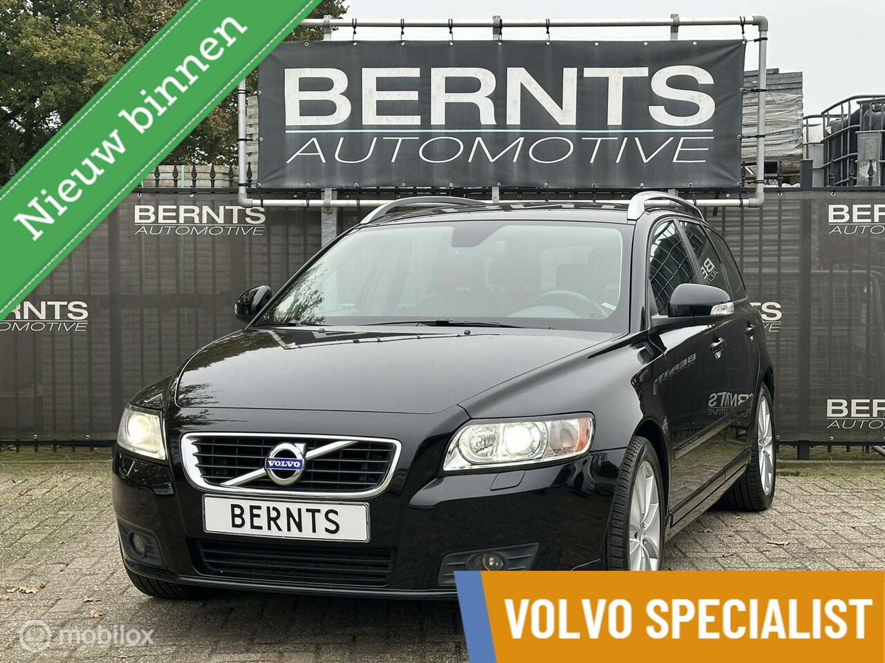 Volvo V50 - D3 Summum|5 Cilinder|Bluetooth|Navi|Leder|Trekhaak - AutoWereld.nl