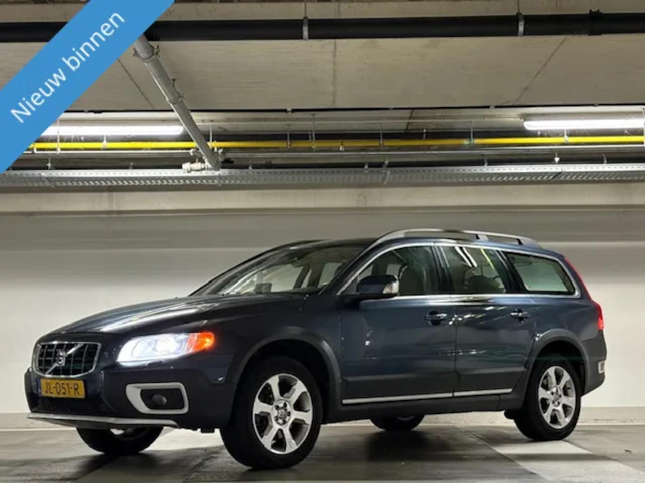 Volvo XC70 - 2.4 D5 Momentum - automaat - Leder - memory - nap - AutoWereld.nl