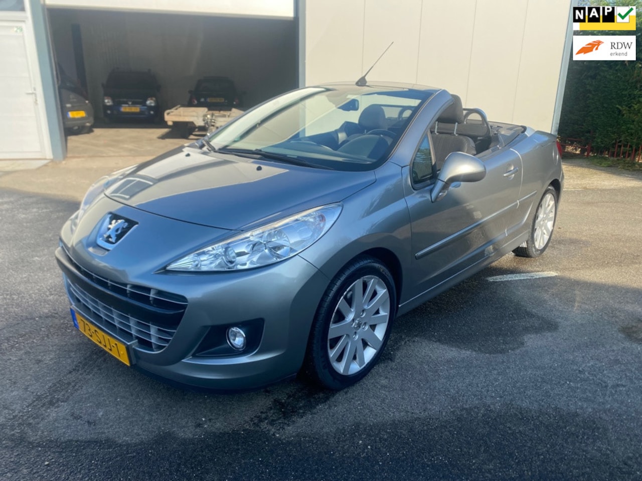 Peugeot 207 CC - 1.6 Sport *LAGE KM* 4NWE BANDEN!* NWE APK! - AutoWereld.nl