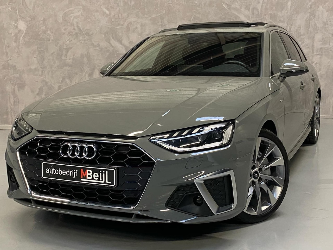 Audi A4 Avant - 40 TFSI quattro S edition /3X S-Line /Pano /Trekhaak /Virtueel dashboard - AutoWereld.nl